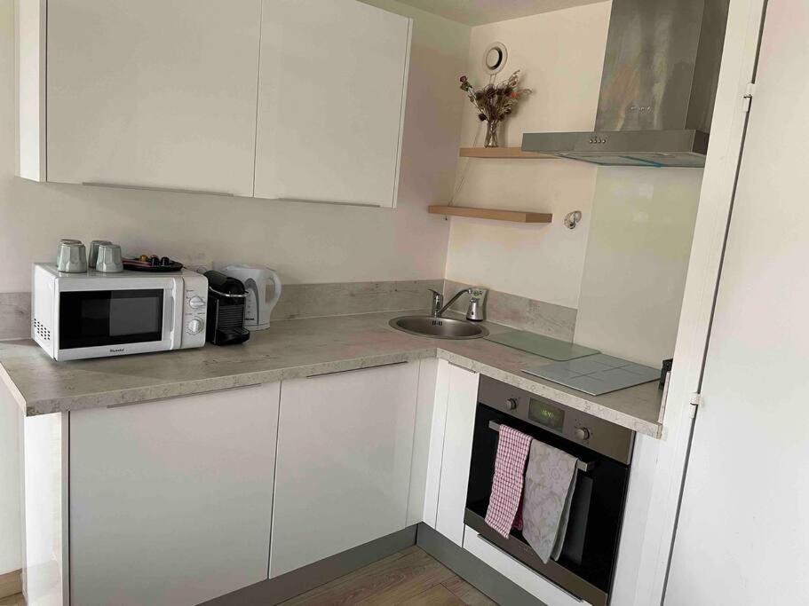 Appartement Charmant - Ла-Фу Экстерьер фото